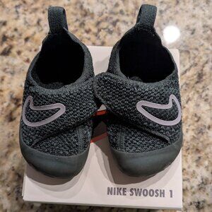 Nike Swoosh 1 size 6c Toddler Shoe